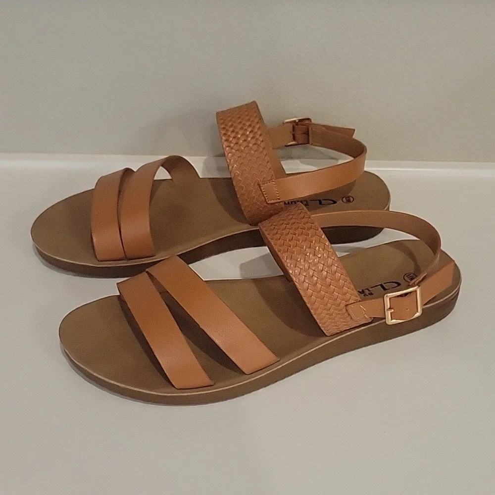 Sandals - Picture 1 of 4